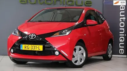 Occasion Toyota Aygo X-play 69 PK (50 kW) 2017 Hatchback