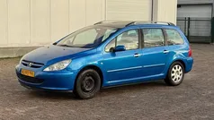 Blauw, metallic lak Gebruikt 2004 Peugeot 307 Stationwagen | € 850 (Goede deal)