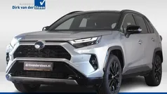 Zilver, metallic lak Gebruikt 2024 Toyota RAV4 Style SUV | € 45.850 (Goede deal)