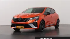 Gebruikt 2024 Renault Clio V Esprit Alpine Hatchback | € 24.945 (Eerlijke prijs)