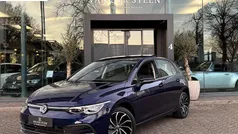 Blauw Gebruikt 2020 VW Golf VIII Style Hatchback | € 24.745 (Eerlijke prijs)