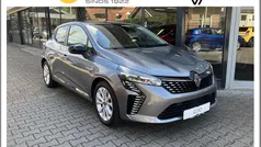 Gebruikt 2024 Renault Clio V Evolution Hatchback | € 18.950 (Eerlijke prijs)