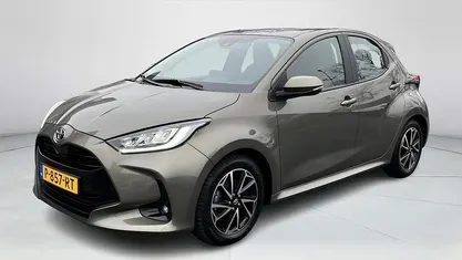 Groen Gebruikt 2022 Toyota Yaris Hybrid Hatchback | € 20.950 (Eerlijke prijs)