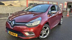 Rood (metallic) Gebruikt 2017 Renault Clio IV Intens Hatchback | € 10.999 (Eerlijke prijs)