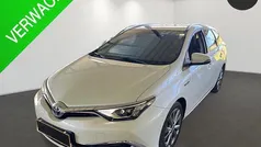 Wit Gebruikt 2016 Toyota Auris Touring Sports Executive Stationwagen | € 15.745 (Goede deal)