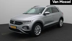 Gebruikt 2024 VW T-Roc Edition SUV | € 31.900 (Eerlijke prijs)