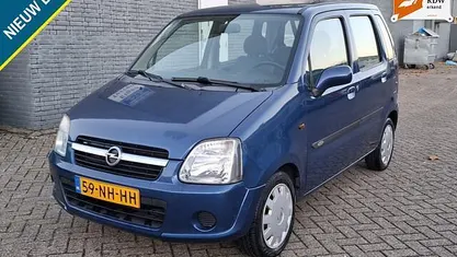 Blauw (metallic) Gebruikt 2003 Opel Agila Enjoy Hatchback | € 1.250 (Eerlijke prijs)