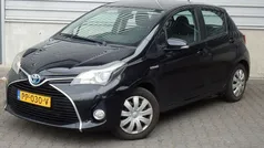 Zwart Gebruikt 2015 Toyota Yaris Hatchback | € 10.440 (Eerlijke prijs)