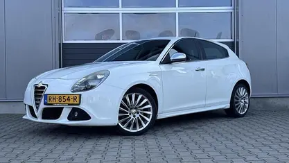 Occasion Alfa Romeo Giulietta Business 170 PK (125 kW) 2012 Wit Hatchback