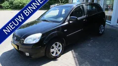 Zwart Gebruikt 2008 Kia Rio Hatchback | € 2.460 (Eerlijke prijs)