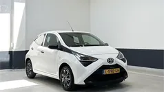 Wit Gebruikt 2021 Toyota Aygo Hatchback | € 9.849 (Goede deal)