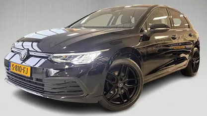 Occasion VW Golf VIII Life 112 PK (82 kW) 2023 Zwart Hatchback