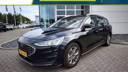 Zwart (metallic) Occasion 2022 Ford Focus Business Edition Stationwagen | € 20.900 (Eerlijke prijs)