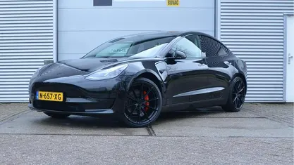 Occasion Tesla Model 3 Standard Range 235 kW (320 PK) 2022 Zwart Sedan