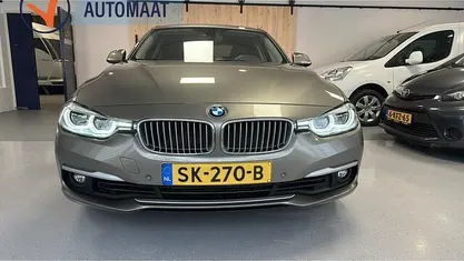 Grijs Occasion 2018 BMW 318 Sedan | € 15.500 (Eerlijke prijs)