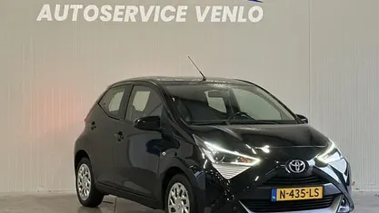 Zwart Gebruikt 2021 Toyota Aygo X-play Hatchback | € 8.450 (Eerlijke prijs)