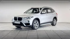 Glaciersilber metallic (licht grijs metallic) Gebruikt 2018 BMW X1 Sport Line SUV | € 25.950 (Eerlijke prijs)
