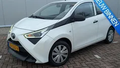 Pure white Gebruikt 2019 Toyota Aygo Hatchback | € 7.950 (Eerlijke prijs)