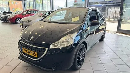Occasion Peugeot 208 Access 68 PK (50 kW) 2014 Zwart Hatchback