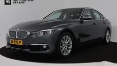 Gebruikt 2018 BMW 318 Luxury Line Sedan | € 17.445 (Eerlijke prijs)