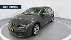 Grijs Gebruikt 2023 VW Golf VIII Life Hatchback | € 23.940 (Eerlijke prijs)