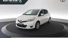 Wit Gebruikt 2012 Toyota Yaris Hatchback | € 9.950 (Eerlijke prijs)