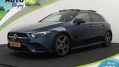 Blauw, metallic lak Gebruikt 2022 Mercedes A180 AMG Hatchback | € 29.940 (Eerlijke prijs)