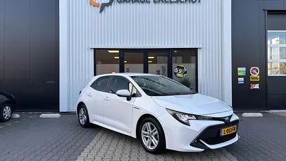 Occasion 2020 Toyota Corolla Active Hatchback | € 19.990 (Eerlijke prijs)