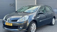 Grijs Gebruikt 2007 Renault Clio II Dynamique Hatchback | € 2.650 (Eerlijke prijs)