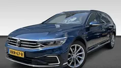 Blauw Gebruikt 2020 VW Passat Business Stationwagen | € 21.730 (Goede deal)