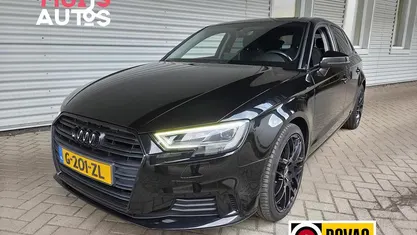 Zwart Occasion 2020 Audi A3 Sportback Basis Hatchback | € 19.995 (Super prijs)
