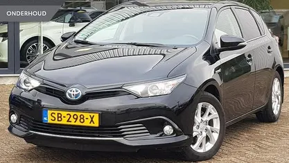 Zwart Gebruikt 2018 Toyota Auris Hatchback | € 15.450 (Eerlijke prijs)