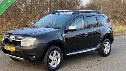 Zwart (metallic) Occasion 2011 Dacia Duster Lauréate SUV | € 4.695 (Goede deal)
