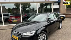 Zwart Gebruikt 2013 Audi A3 Sportback Attraction Hatchback | € 9.900 (Goede deal)