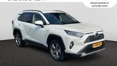 Wit, metallic lak Gebruikt 2021 Toyota RAV4 Executive SUV | € 33.240 (Goede deal)