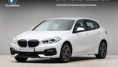 Wit Occasion 2022 BMW 118 Comfort Edition Hatchback | € 25.250 (Goede deal)