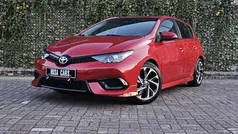 Rood Gebruikt 2017 Toyota Corolla Sedan | € 15.850 (Super prijs)