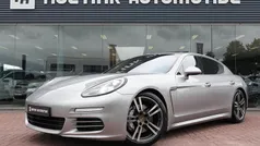 Grijs, metallic lak Gebruikt 2015 Porsche Panamera Sedan | € 39.940 (Goede deal)