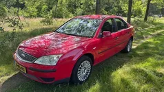 Rood Gebruikt 2005 Ford Mondeo Ambiente Sedan | € 1.995 (Eerlijke prijs)