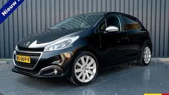 Zwart Gebruikt 2015 Peugeot 208 Style Hatchback | € 7.945 (Eerlijke prijs)