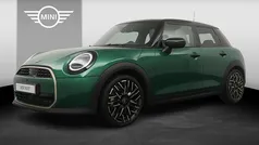 Groen Nieuw 2025 Mini Cooper Favoured Hatchback | € 36.100 (Super prijs)