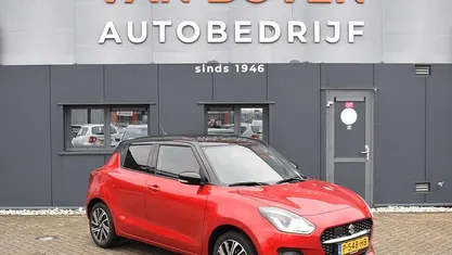 Rood (metallic) Occasion 2022 Suzuki Swift Style Hatchback | € 17.950 (Eerlijke prijs)