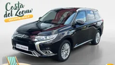 Ruby black p Gebruikt 2020 Mitsubishi Outlander P-HEV Intense+ SUV | € 26.695 (Eerlijke prijs)