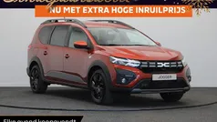 Bruin Nieuw 2025 Dacia Jogger Expression MPV | € 30.440 (Goede deal)