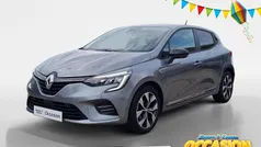 Gebruikt 2023 Renault Clio V Evolution Hatchback | € 15.935 (Eerlijke prijs)