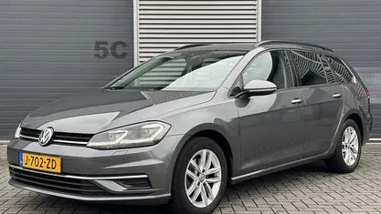 Grijs Occasion 2018 VW Golf VII Comfortline Stationwagen | € 8.950 (Eerlijke prijs)