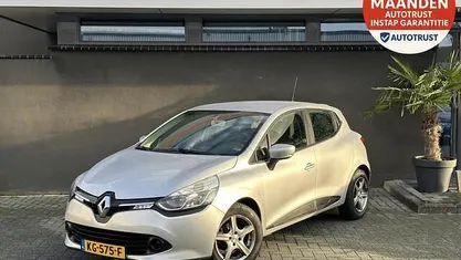 Grijs Gebruikt 2014 Renault Clio IV Night&Day Hatchback | € 6.950 (Eerlijke prijs)