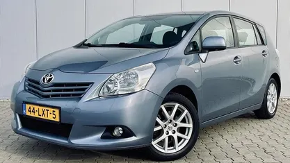 Blauw (metallic) Occasion 2010 Toyota Verso Business Edition MPV | € 6.999 (Eerlijke prijs)