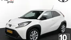 Wit Gebruikt 2022 Toyota Aygo Hatchback | € 17.900 (Eerlijke prijs)