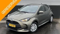 Gebruikt 2022 Toyota Yaris Hybrid Active Hatchback | € 20.900 (Eerlijke prijs)